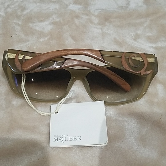 Alexander Mqueen sunglasses - Picture 8 of 8
